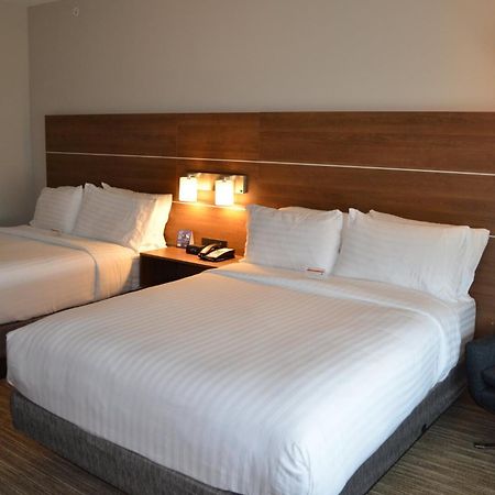 Holiday Inn Express & Suites - Charlotte Ne - University Area By Ihg Екстериор снимка