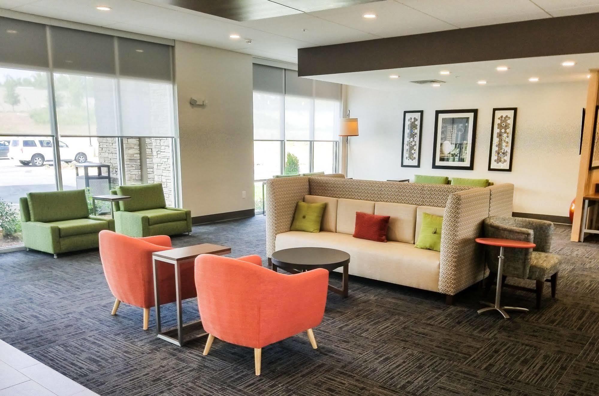 Holiday Inn Express & Suites - Charlotte Ne - University Area By Ihg Екстериор снимка