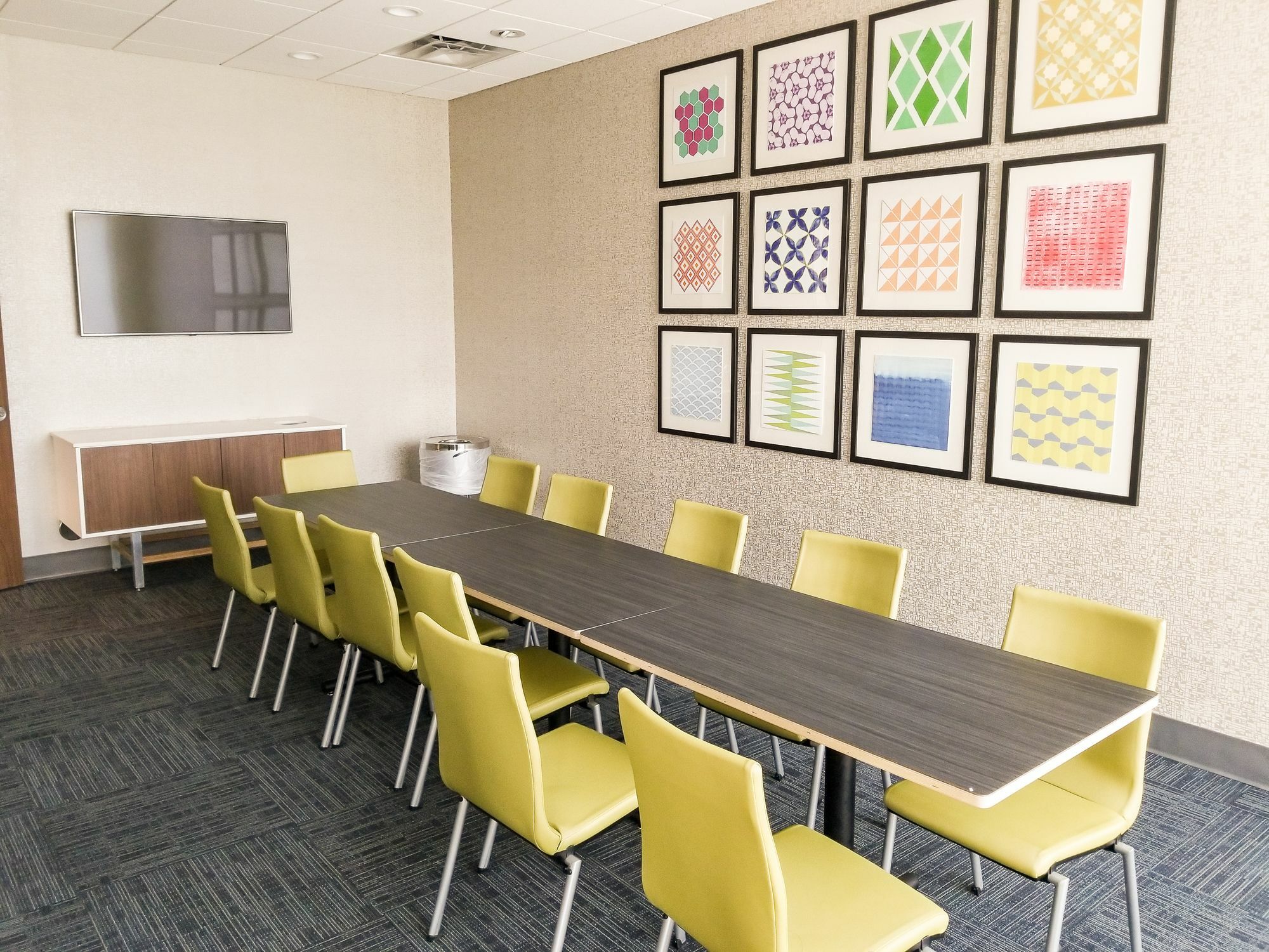 Holiday Inn Express & Suites - Charlotte Ne - University Area By Ihg Екстериор снимка