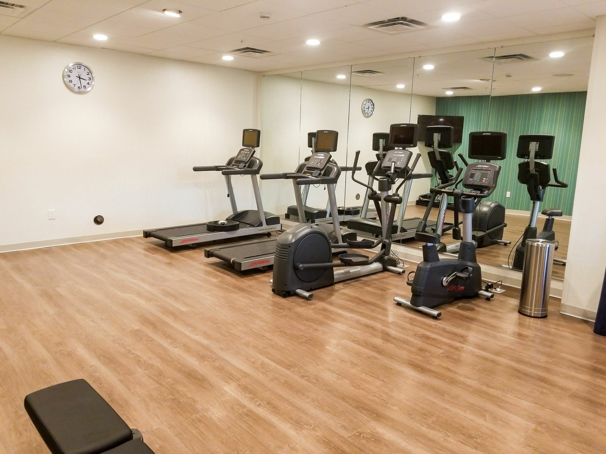 Holiday Inn Express & Suites - Charlotte Ne - University Area By Ihg Екстериор снимка