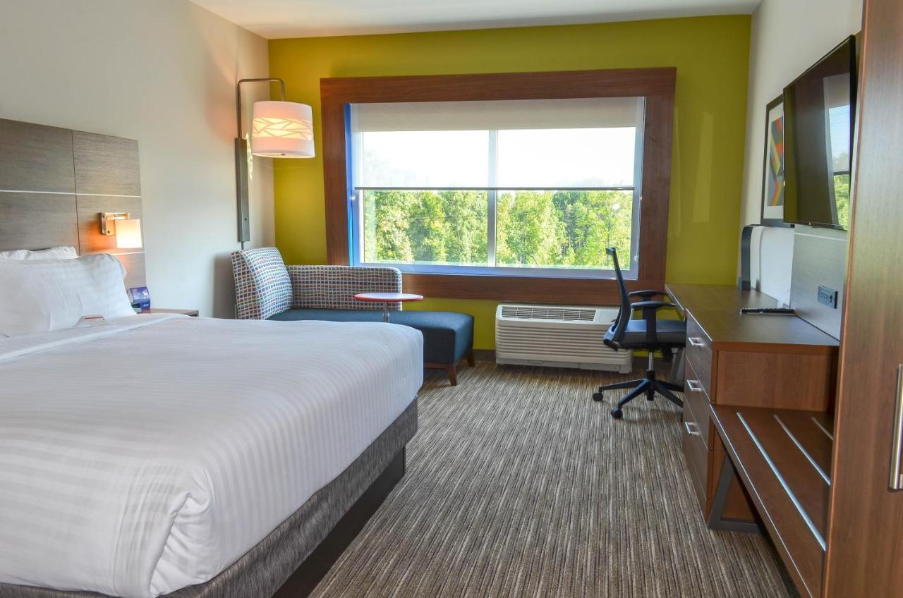 Holiday Inn Express & Suites - Charlotte Ne - University Area By Ihg Екстериор снимка