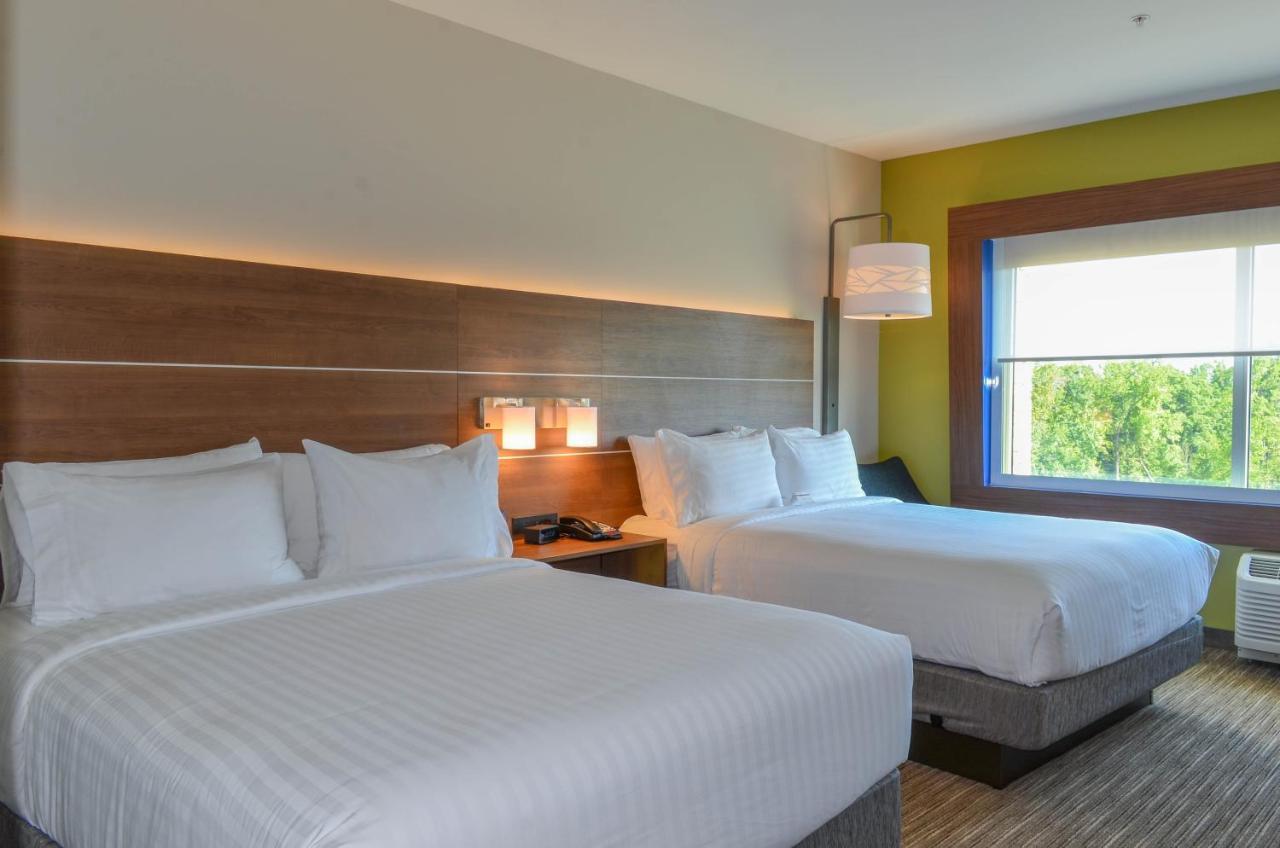 Holiday Inn Express & Suites - Charlotte Ne - University Area By Ihg Екстериор снимка